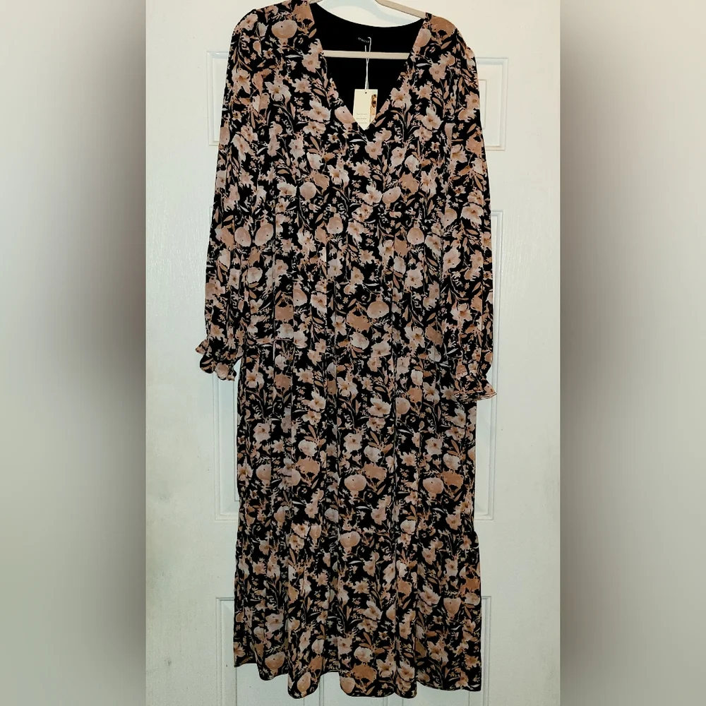 Floral Black & Tan Dress - Picture 3 of 7